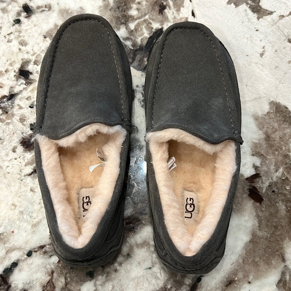 🔥NEW UGG SLIPPERS🔥